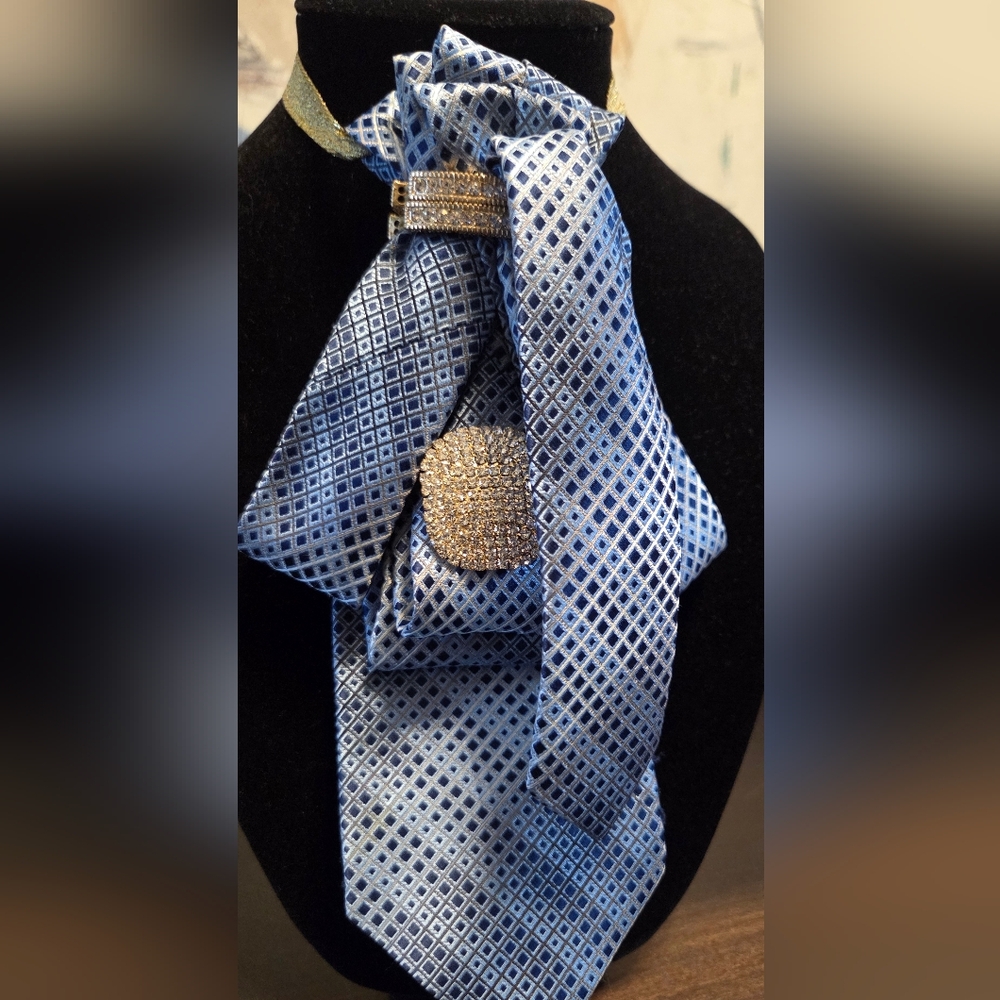CUSTOM TIE-NECKLACE